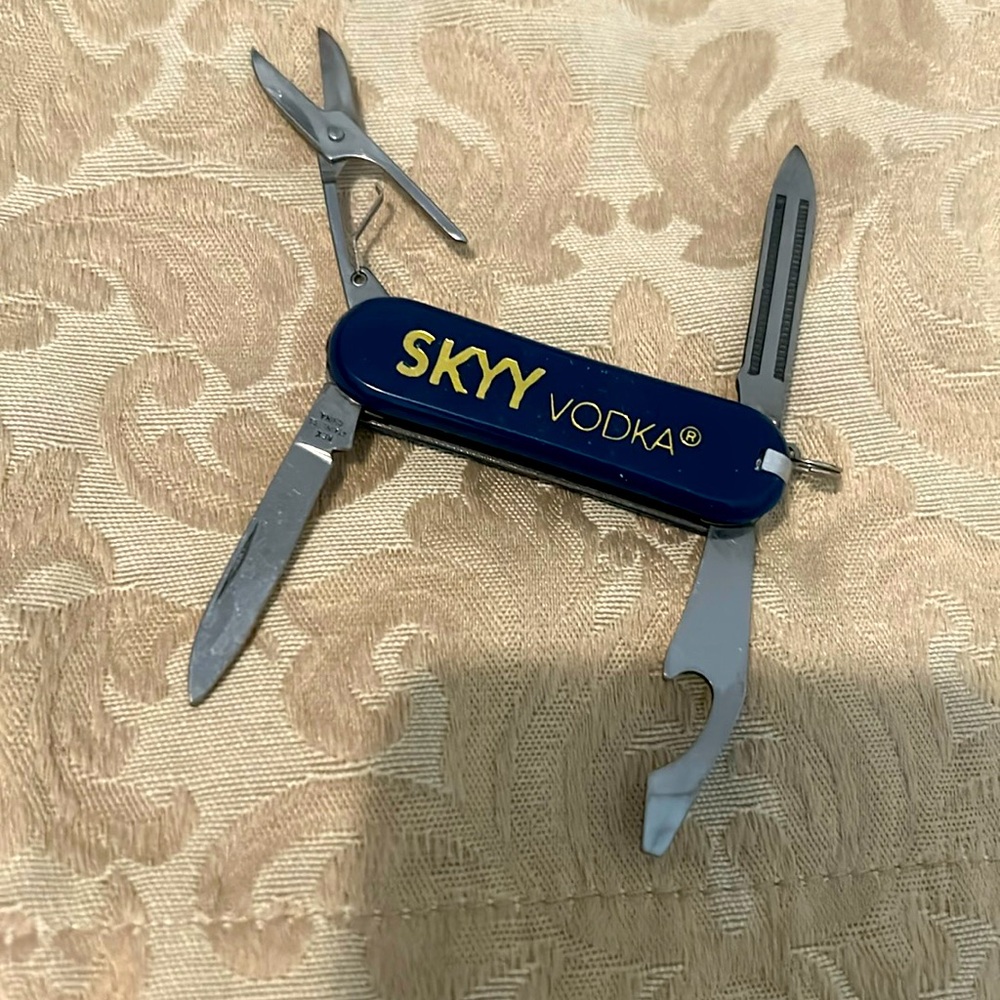 Skyy Vodka multifunctional pen knife